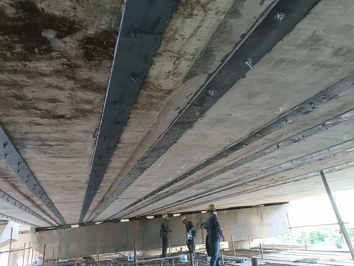 儋州桥梁加固——粘贴钢板加固法